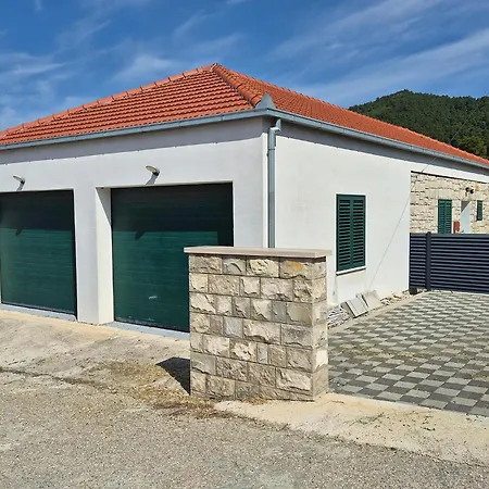 Pet Friendly In Nyaraló